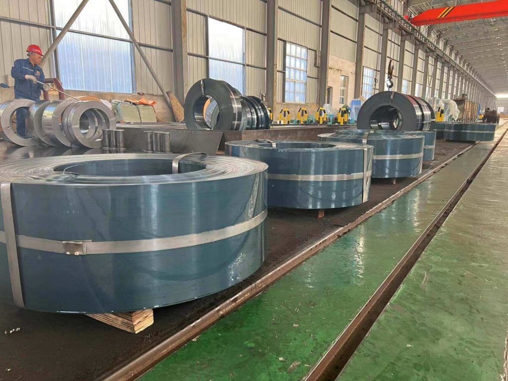 Thắt lưng thép mùa xuân